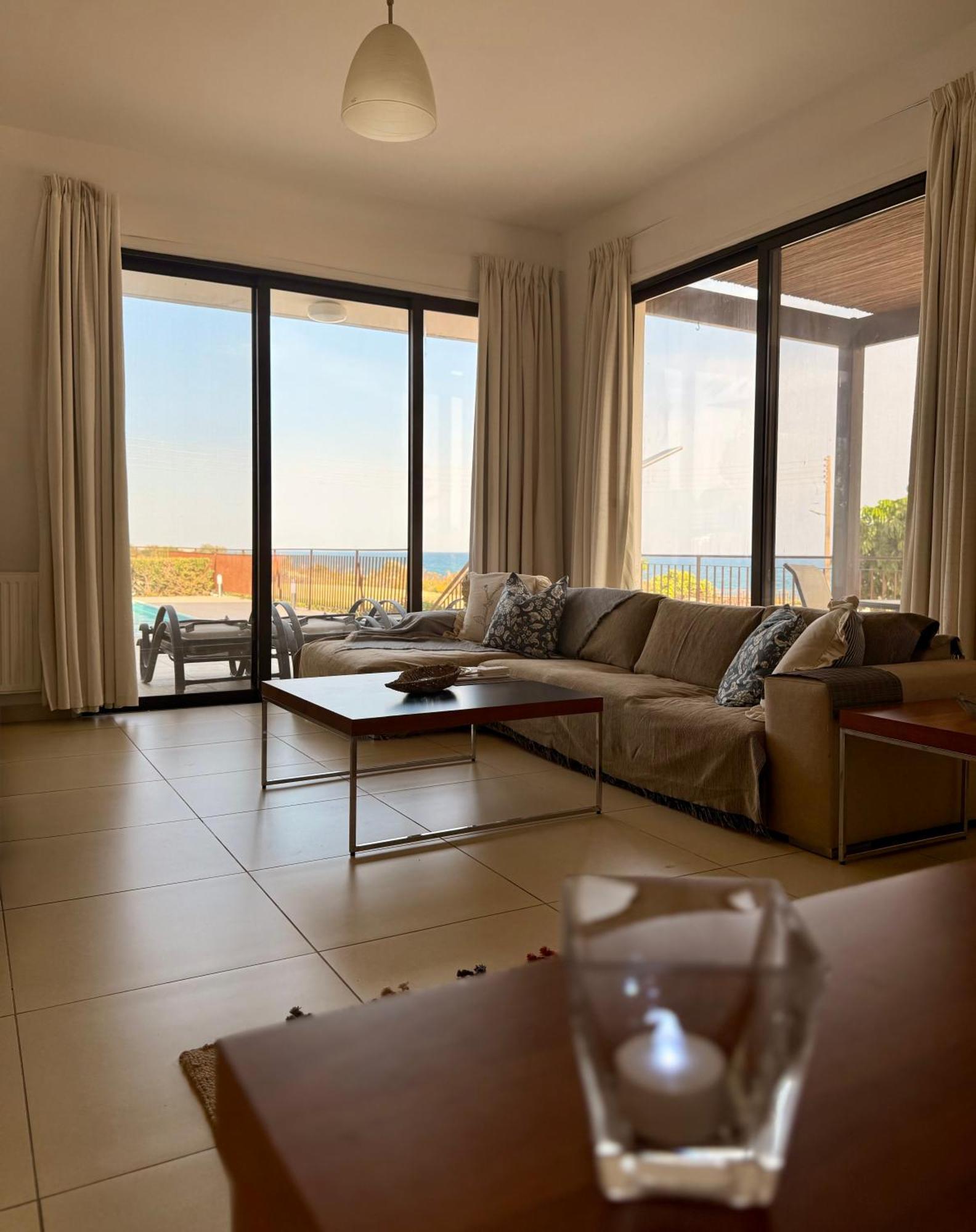Villa Hera Agios Theodoros Екстериор снимка