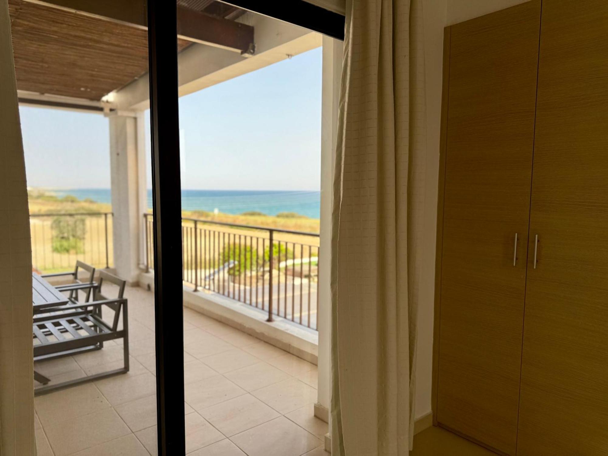 Villa Hera Agios Theodoros Екстериор снимка