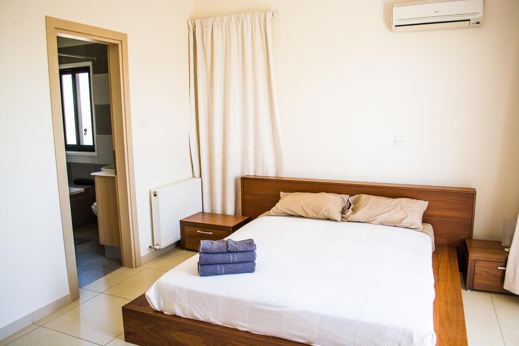 Villa Hera Agios Theodoros Стая снимка