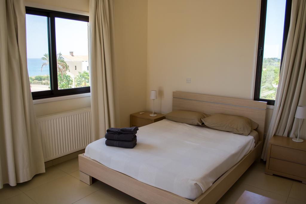 Villa Hera Agios Theodoros Стая снимка