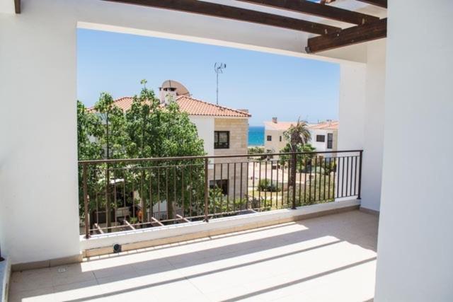 Villa Hera Agios Theodoros Екстериор снимка